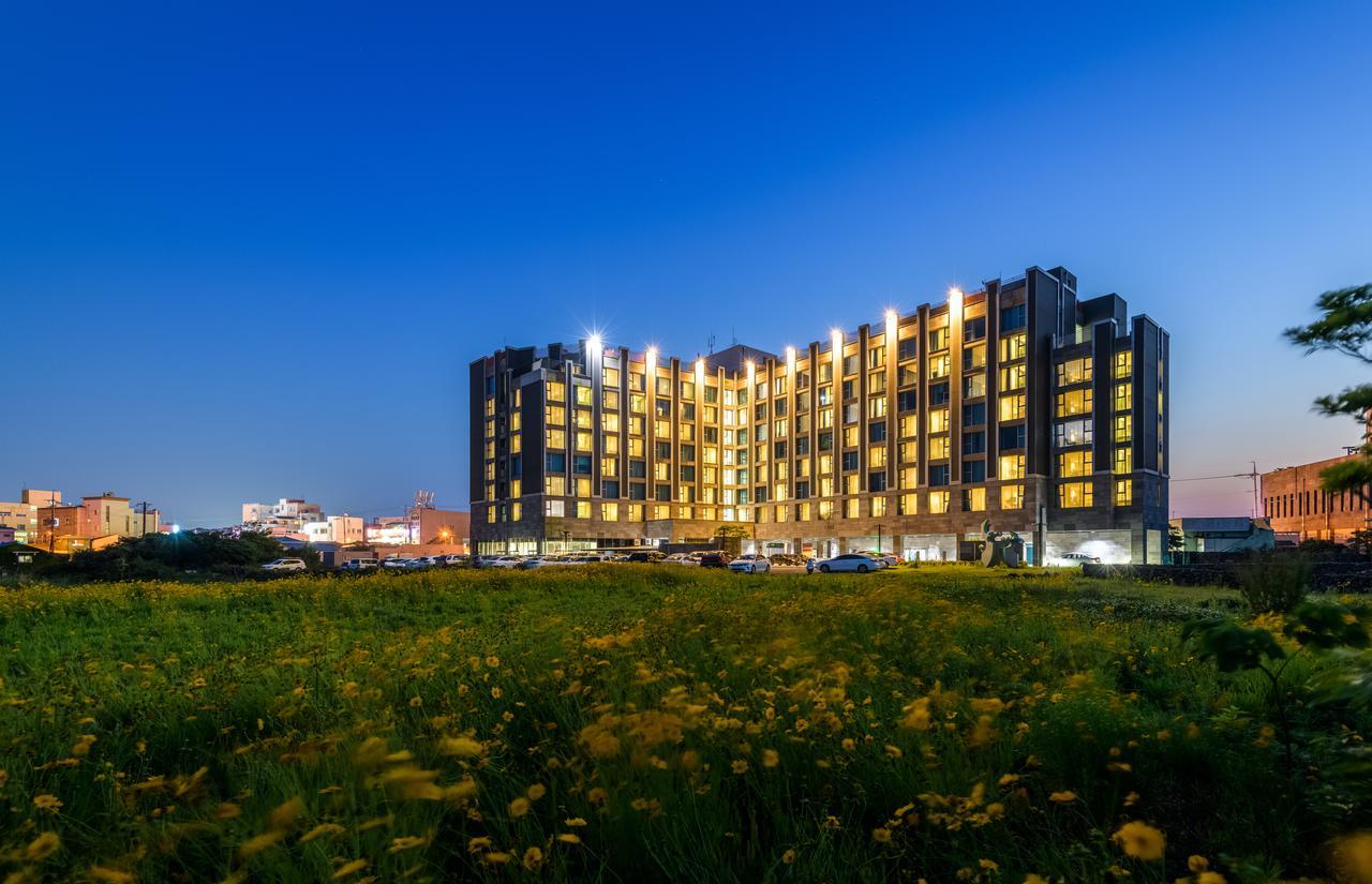 Brown Suites Hotel And Resort Jeju Exterior foto